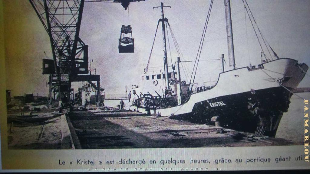 KRISTEL AU PORTIQUE DOCK 5 ORAN.JPG